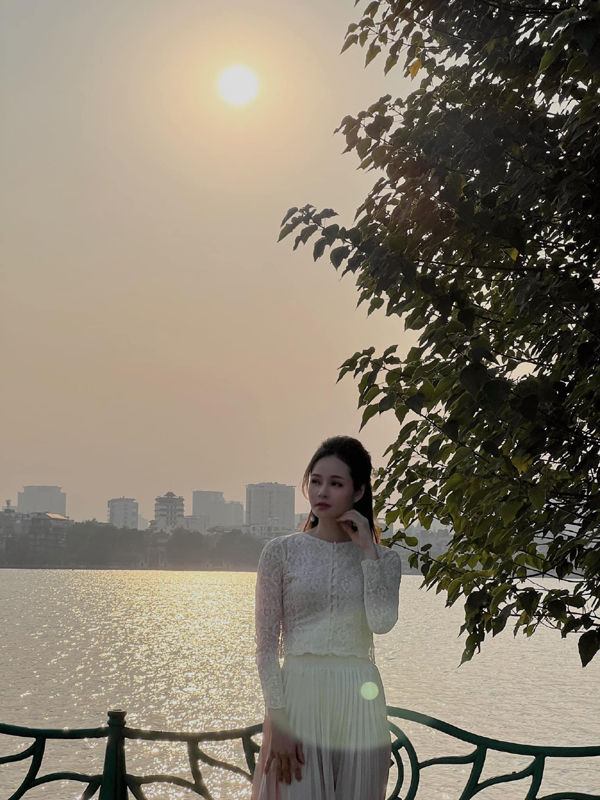 Guồng quay công việc khá nặng nhưng nữ MC vẫn dành thời gian đến phòng tập để rèn luyện sức khỏe và giữ dáng. Ngoài tập gym và chạy bộ, khẩu phần ăn cũng là điều nữ MC đặc biệt quan tâm.