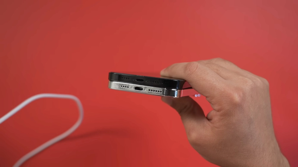 Một mẫu iPhone mới luôn thu hút sự tò mò của nhiều người đặc biệt là những Apple Fan. (Ảnh: MacRumors)