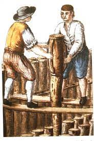 Theo một nghiên cứu trên tạp chí Science Advances, vốn dĩ gỗ thường mục nát do các vi sinh vật như nấm và vi khuẩn gây ra. Nhưng cọc gỗ đỡ nền móng của Venice nằm ngập dưới nước nên không tiếp xúc với oxy, một yếu tố rất cần thiết để vi sinh vật tồn tại.