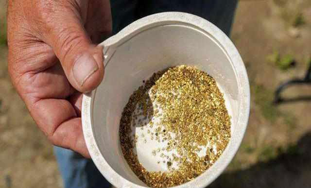 Điều này đã thu hút hàng ngàn người đến vùng Yukon, những người muốn tìm kiếm cơ hội trở nên giàu có và thú vị trong cuộc sống.