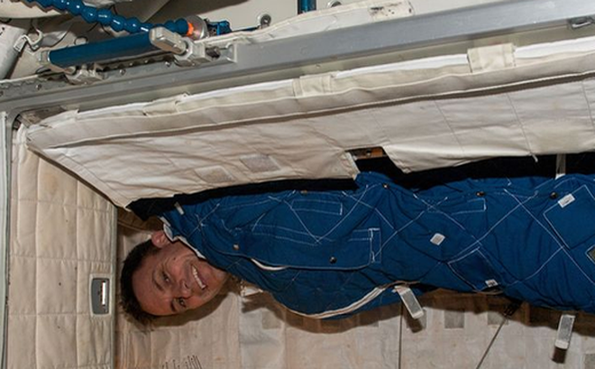 Họ cũng nghiên cứu, phát triển các phương pháp thay đổi giấc ngủ an toàn cho các phi hành gia như xác định thời điểm nên chợp mắt hoặc thức khuya hơn để phù hợp với những thay đổi trong lịch trình.