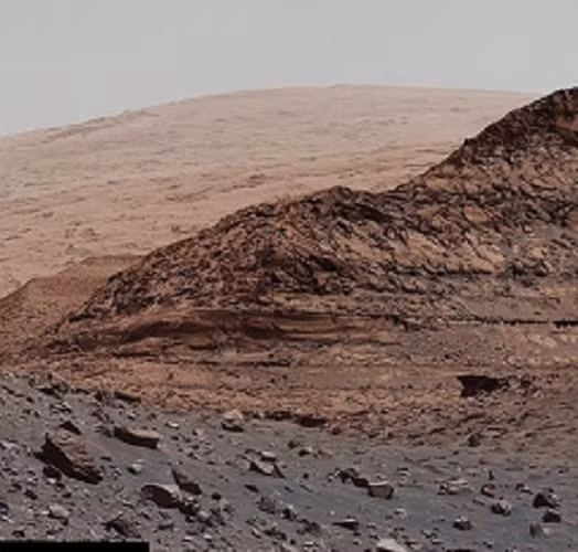 Một nghiên cứu khác của nhóm nghiên cứu quốc tế dẫn đầu bởi Đại học Cambridge - Anh đã chứng minh rõ ràng hơn về khả năng cực Nam của sao Hỏa ẩn chứa một khoang nước ngầm rộng lớn - nơi NASA hy vọng có sự sống.