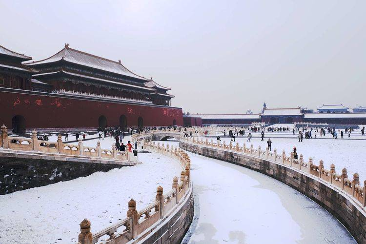 Hầm băng của Tử Cấm Thành được xây từ thời Vĩnh Lạc của nhà Minh. Nhưng tới cuối triều đại nhà Minh, những hầm băng từng bị bỏ hoang.