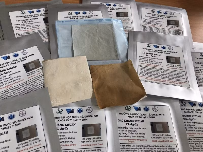 Nha nghien cuu Viet che bang gac giup vet thuong nhanh lanh