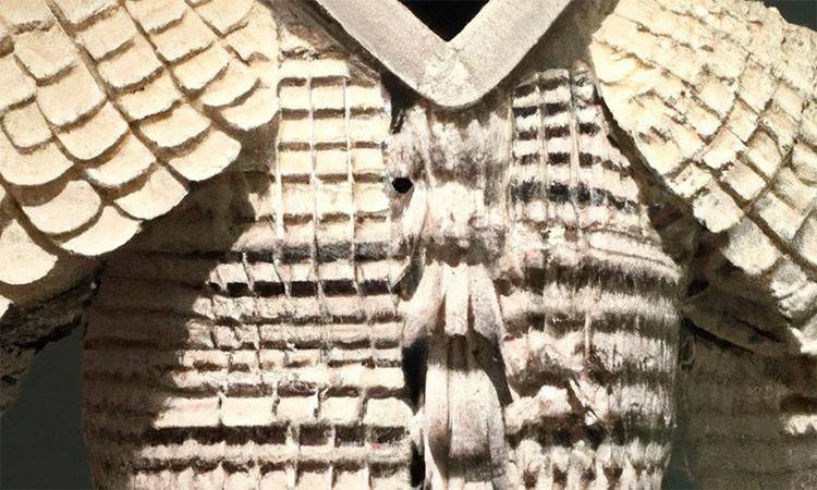 Kênh Discovery's MythBusters khá bất ngờ khi kiểm tra khả năng bảo vệ của áo giáp giấy vì chúng chống lại kiếm và tên hiệu quả hơn áo giáp bằng thép hay sắt.