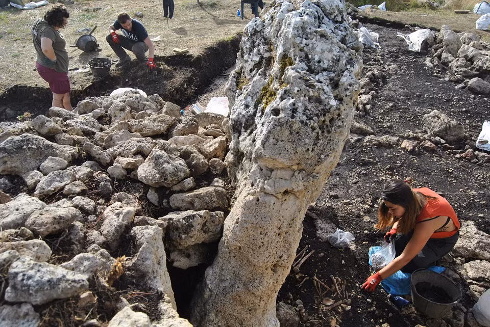 Một số cấu trúc được căn chỉnh sẵn để đánh dấu các ngày đặc biệt như Xuân phân, Thu phân, Hạ chí, Đông chí...