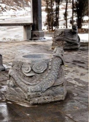 Những câu chuyện về hai giếng cổ này được truyền lại qua nhiều thế hệ.