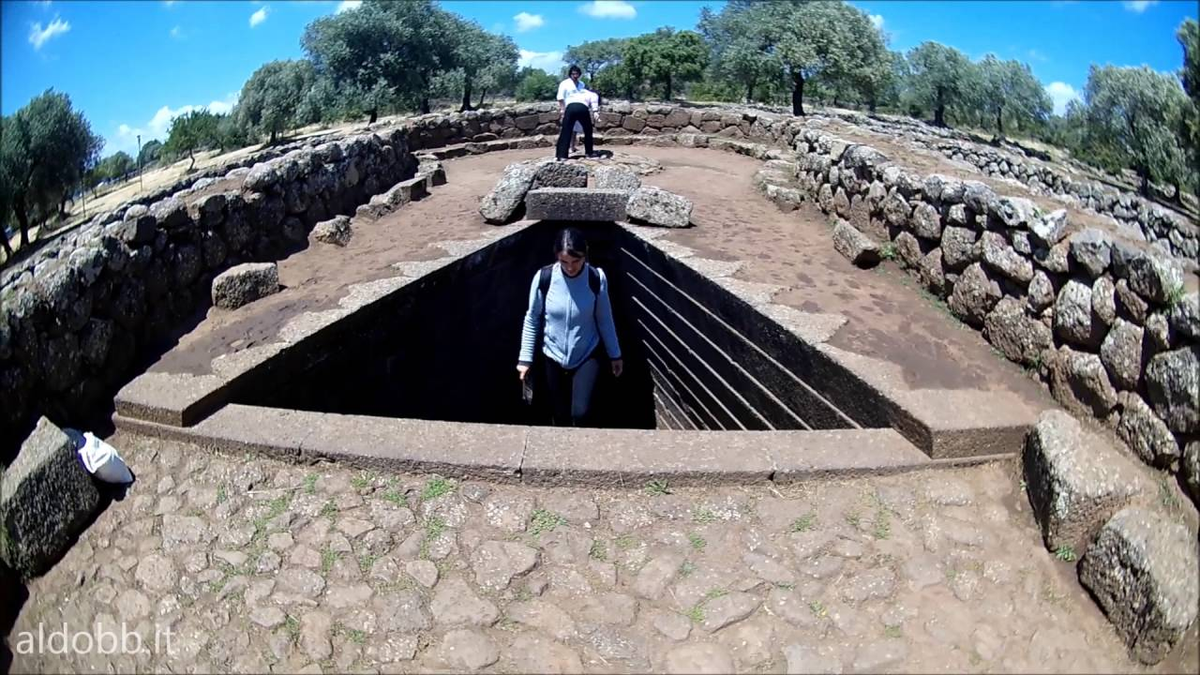 Còn rất nhiều bí ẩn xung quanh nền văn minh Nuragic vẫn chưa được khoa học khám phá ra, như: Làm thế nào mà người cổ đại có thể cắt gọt hoàn hảo những phiến đá khổng lồ giống như dùng tia laser để xây những công trình đá vĩ đại. Tại sao những công trình đá kiểu này lại xuất hiện ở mọi nơi trong khi việc giao thông đi lại vào thời điểm đó là không thể?