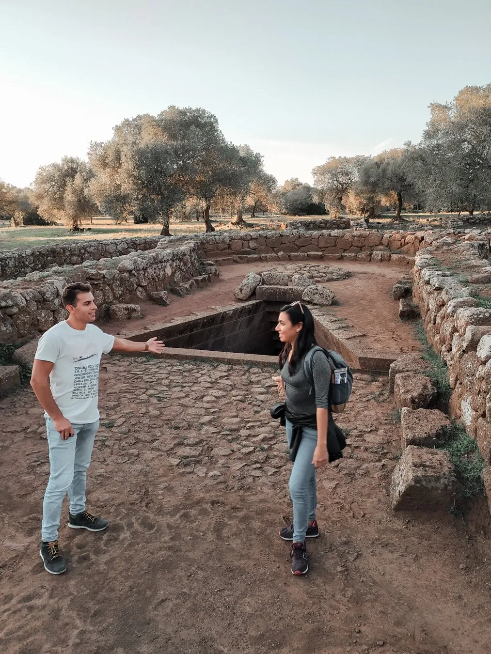 Và việc tồn tại những người khổng lồ là thực hay hư khi người ta vẫn tìm thấy nhiều bộ xương, hóa thạch liên quan đến nhóm người này?