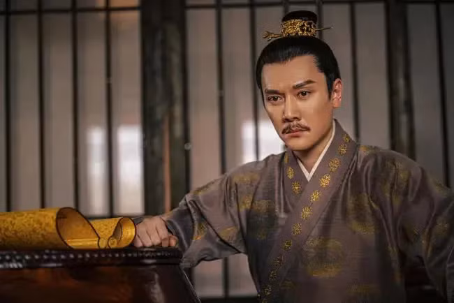 Chu Nguyên Chương mỗi ngày đều tự hỏi võ sĩ giáp vàng trong mộng có thể là ai, đối tượng đáng nghi nhất chính là người con trai thứ tư, Chu Đệ.