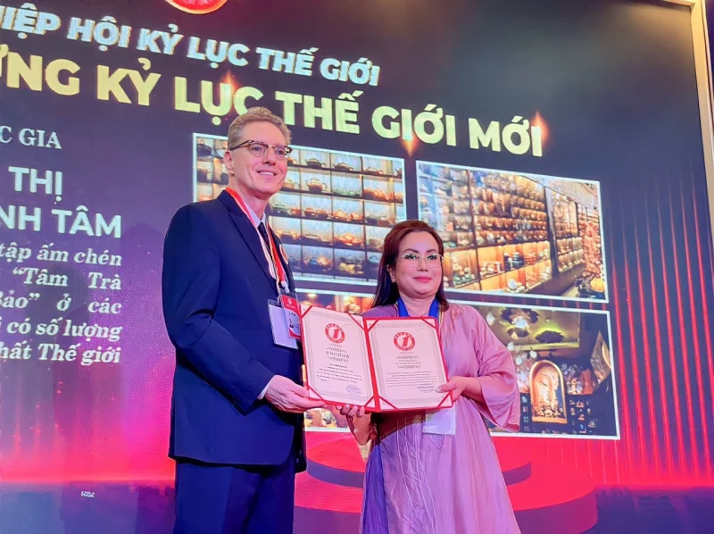 Trước đó, tháng 10/2022, Tổ chức Kỷ lục châu Á đã ủy quyền cho Tổ chức Kỷ lục Việt Nam công bố xác nhận kỷ lục châu Á cho Bộ sưu tập “Tâm Trà Diệu Bảo” là bộ sưu tập ấm chén Tử sa ở nhiều niên đại, có số lượng nhiều nhất châu Á.