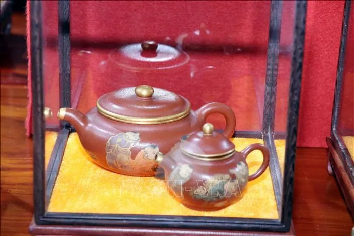 Bộ sưu tập “Tâm Trà Diệu Bảo” cũng đã được công nhận là bộ sưu tập ấm - chén trà Tử sa có số lượng và kiểu dáng nhiều nhất Việt Nam.