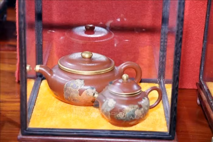 Bộ sưu tập “Tâm Trà Diệu Bảo” cũng đã được công nhận là bộ sưu tập ấm - chén trà Tử sa có số lượng và kiểu dáng nhiều nhất Việt Nam.