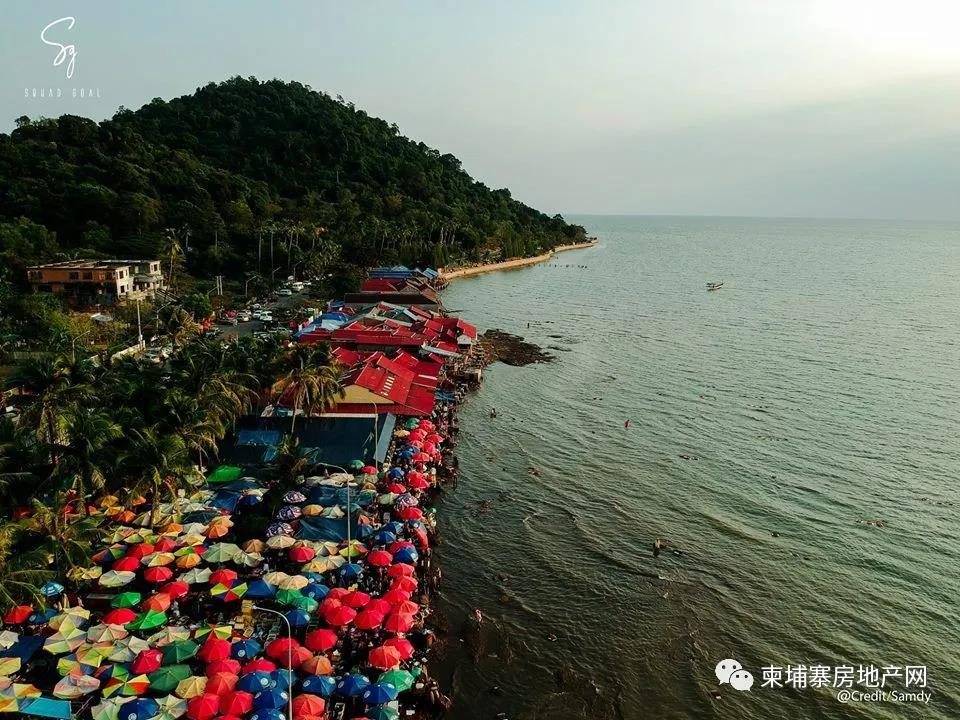 Thành phần chính của bãi cát là đá vôi, loại đá có tác dụng lọc nước