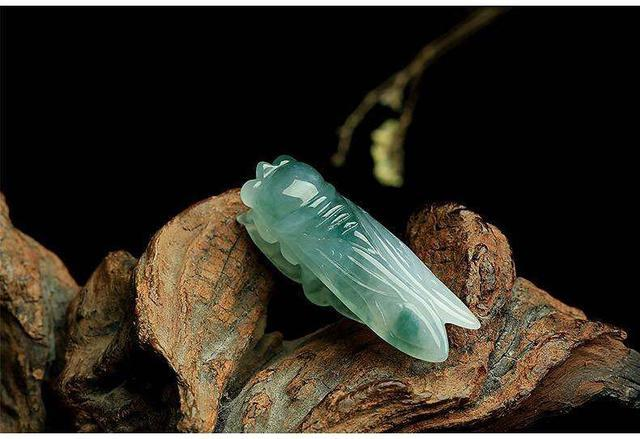 Theo đó, khi một người mất đi, miếng ngọc hình con ve sầu bằng sẽ được cho vào miệng của họ với hy vọng tái sinh hoặc linh hồn sẽ không bao giờ bị diệt vong. (Ảnh minh họa)