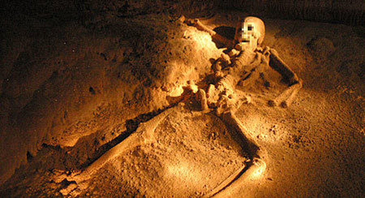 Crystal Maiden là một hài cốt độc đáo được bao phủ hoàn toàn bởi lớp tinh thể pha lê đẹp mắt. Bộ hài cốt này không chỉ là một hiện vật, mà còn là một bí ẩn trong câu chuyện lịch sử.