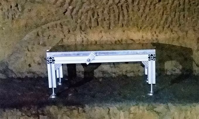 Các máy dò muon được đặt trong một căn hầm cổ xưa ở độ sâu 18m dưới mặt đường của thành phố Naples. Sau nhiều tháng, chúng đón được khoảng 10 triệu hạt muon. Nhờ đó, nhóm nghiên cứu có thể tạo ra một bản phục dựng lập thể.