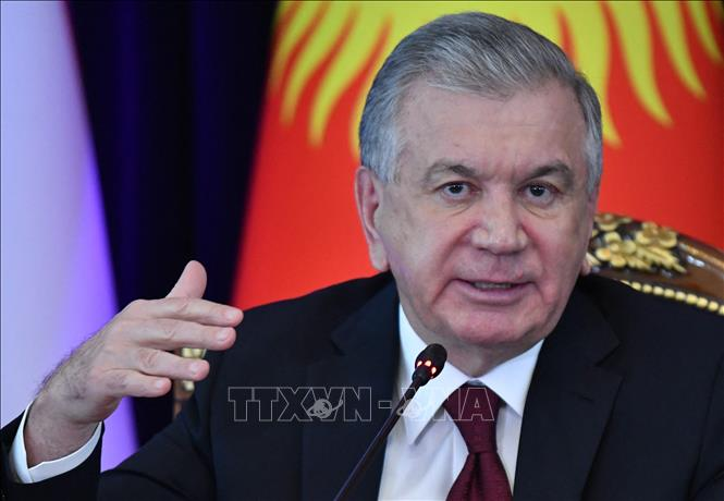 Uzbekistan thông qua sửa đổi hiến pháp Uzbekistan thong qua sua doi hien phap