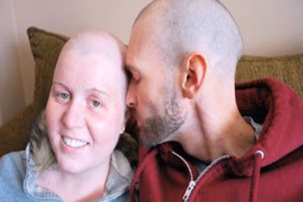 Rơi nước mắt cảm phục đôi vợ chồng mắc bệnh ung thư - Hình 2 Roi nuóc mát cảm phục doi vọ chong mac benh ung thu-Hinh-2