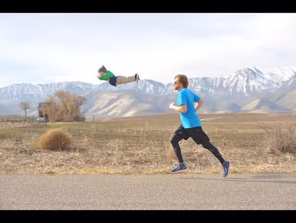  Bộ ảnh "thiên thần bay" được đăng lên mạng Internet để động viên, an ủi nỗi đau của các gia đình có con cùng bị mắc chứng bệnh hội chứng Down.