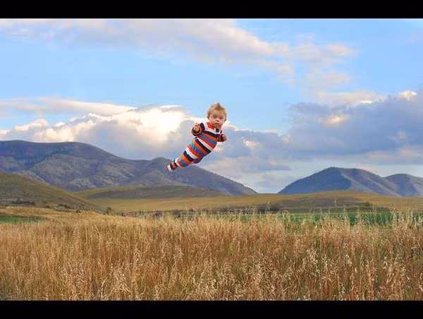 Tháng 11/2013, Allen thành lập “blog của Daddy”, đăng tải những bức ảnh của con trai mình. Anh đã biến những cảnh đời thường của con trai thành “dũng sĩ biết bay”.