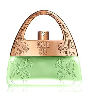 Sui Dreams in Green - Anna Sui. Sau Sui Dreams in Pink, Sui Dreams in Blue… Anna Sui Dreams in Green là phiên bản giới hạn mới ra đời, được xếp trong dòng nước hoa hương gỗ thơm ngát.