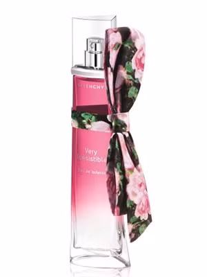 Very Irresistible Mes Envies - Givenchy. Với phiên bản giới hạn, chai nước hoa duyên dáng được trang điểm bằng một dải ruy băng hoa quấn quanh. Sang trọng và khó cưỡng, Very Irresistible Mes Envies tượng trưng cho sự ham muốn giống như tên gọi của nó.