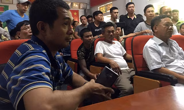 Đến 11h30 hôm sau (29/6), lãnh đạo Cảng Vụ Hải Phòng cho biết, đã tìm thấy thi thể 1 thuyền viên, hiện lực lượng chức năng đang tiếp tục nỗ lực tìm kiếm 9 người còn lại. (Ảnh: Toquoc)