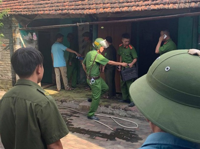 Cụ ông bị đâm chết do xưởng mộc của con trai "phiền" hàng xóm Cu ong bi dam chet do xuong moc cua con trai