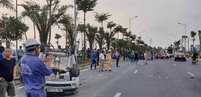 Mới đây, cơ quan công an huyện Quốc Oai đã thông tin toàn bộ về vụ việc tài xế xe ô tô "điên" gây tai nạn liên hoàn rồi bỏ chạy khỏi hiện trường. (Ảnh: Infonet)
