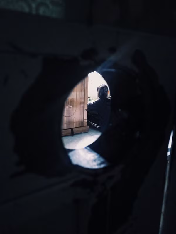 Mo cua phong em gai, co chi ngo ngang voi ca the gioi ben trong-Hinh-2