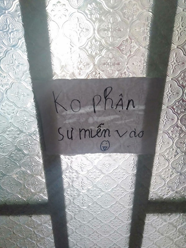 Mo cua phong em gai, co chi ngo ngang voi ca the gioi ben trong