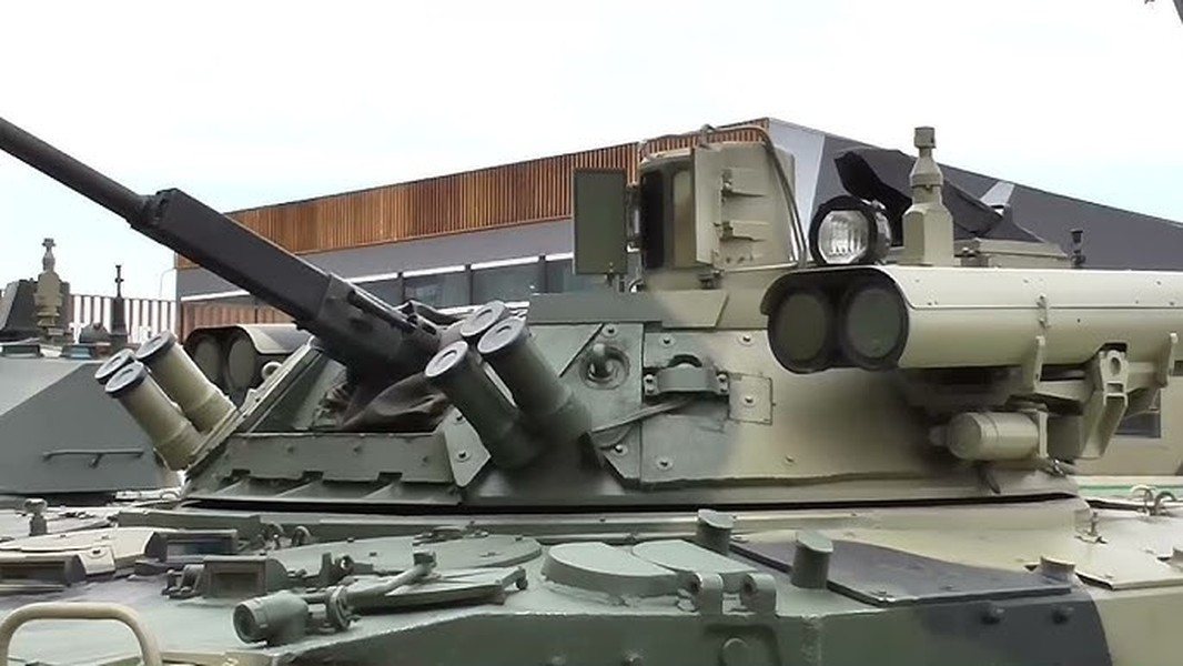 Bên cạnh đó vẫn còn một lựa chọn khác về thiết bị chiến đấu đó là module AU220M Baikal với một khẩu pháo 57 mm nòng dài thay vì nòng ngắn như trên Epoch, đi kèm súng máy 7,62 mm.