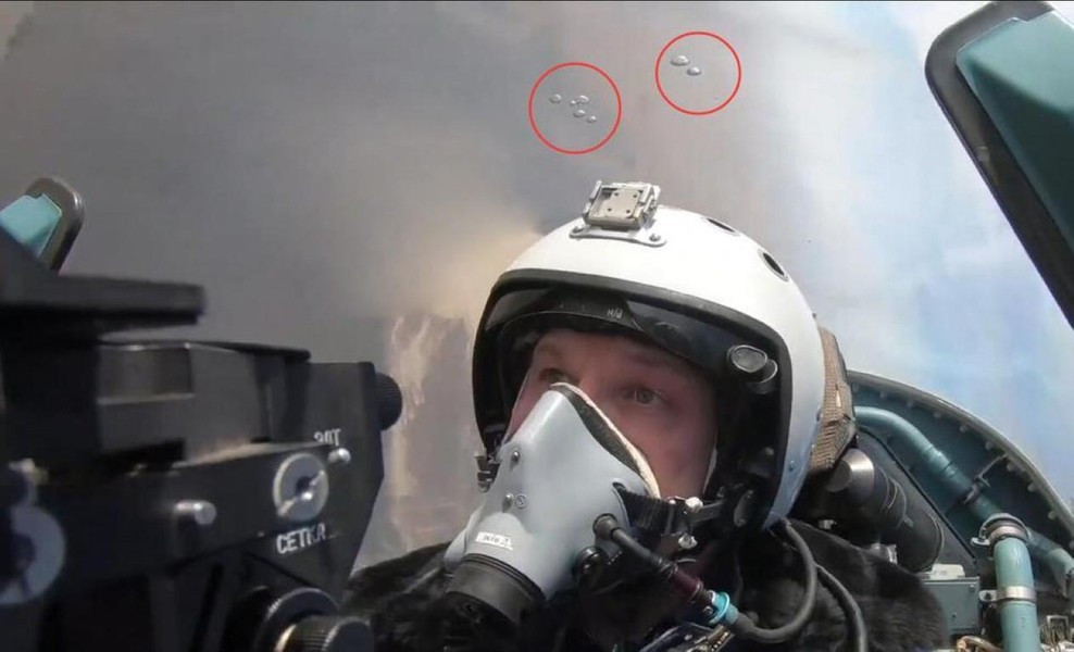 Trong khi Su-57 đặt mục tiêu cạnh tranh với các máy bay chiến đấu thế hệ thứ năm khác như F-22 và F-35, những chi tiết như vậy gây nghi ngờ về chất lượng tiêu chuẩn sản xuất và độ bền của thiết kế.