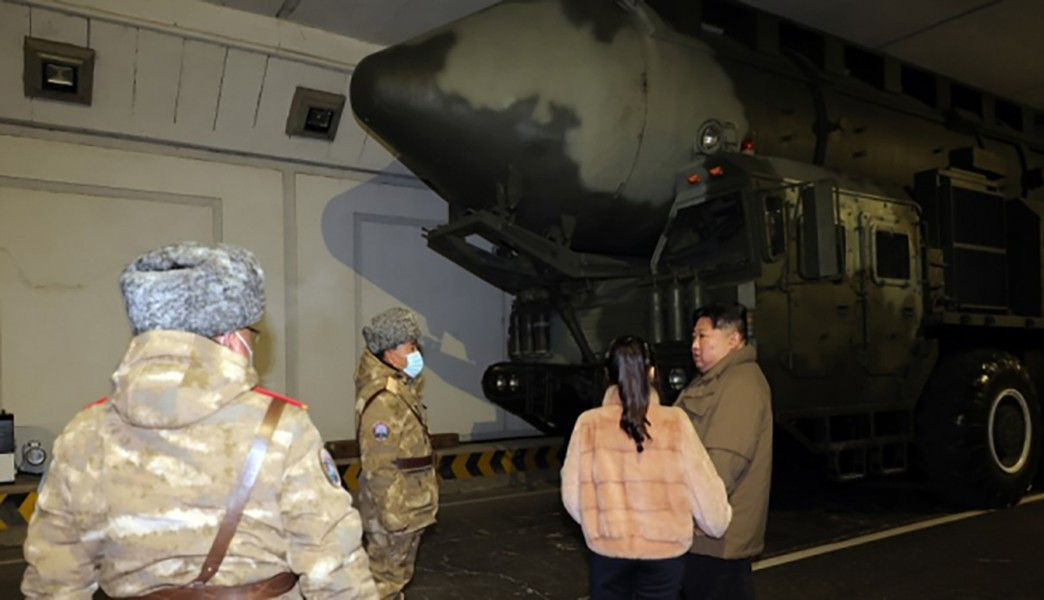 Giới chuyên gia chưa nêu ước tính về tầm bắn và khả năng mang đầu đạn thực tế của Hwasong-19.