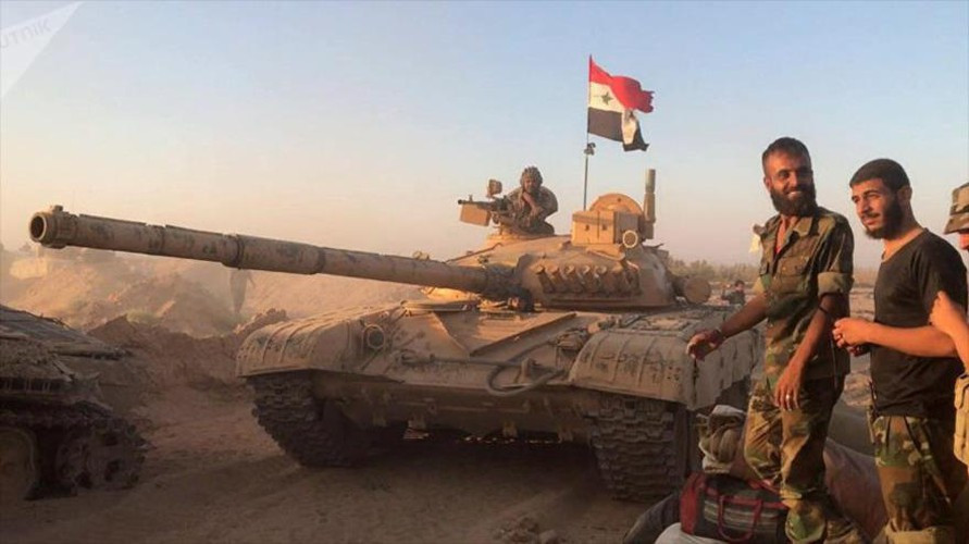 Như để chuẩn bị cho một cuộc giao tranh có thể nổ ra, cả hai bên đã dồn về chiến tuyến một số lượng lớn vũ khí, khí tài, trang thiết bị quân sự cũng như binh lính.