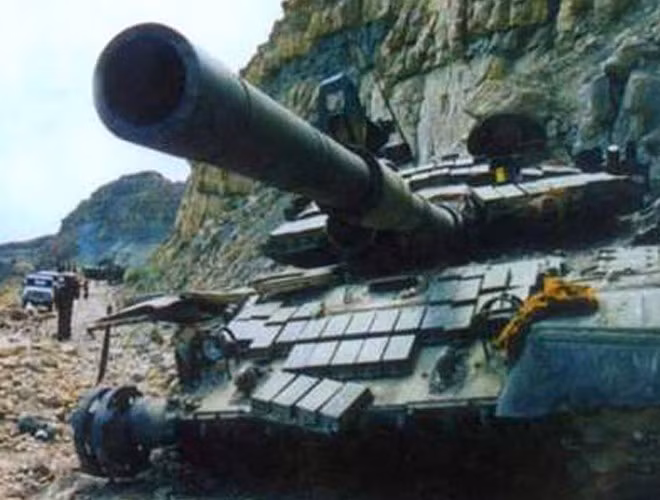 Khi tung vào trận đánh, giới quân sự Nga đều cho rằng với lực lượng tăng thiết giáp hùng hậu, quân đội Nga dễ dàng đè bẹp nhóm phiến quân đang đòi ly khai tại đây.