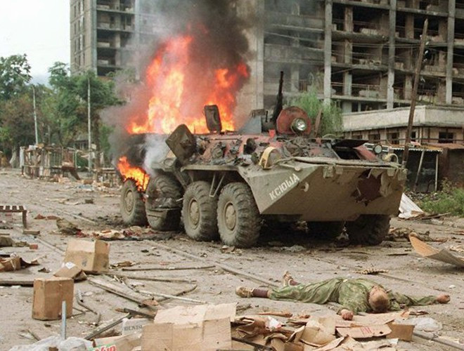 Với chiến thuật đánh táo bạo cùng với các loại súng chống tăng của Liên Xô, phiến quân Chechnya đã khiến lực lượng tăng thiết giáp Nga đổ gục.