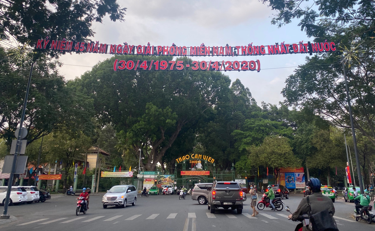 Tuyến đường Lê Duẩn hướng về Hội trường Thống Nhất ở TPHCM.