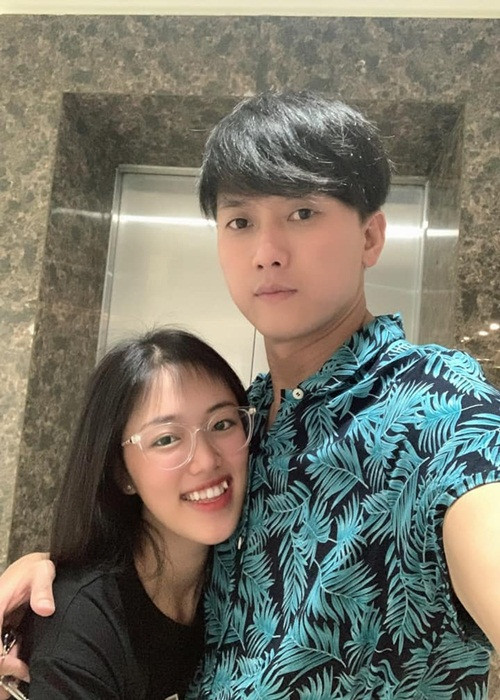 Mới đây, không chỉ được ông xã chở đi thi, Thảo Hân còn nhận được lời chúc thi tốt từ mẹ chồng.