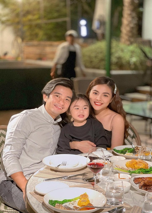 Nữ diễn viên phim “Thiên mệnh anh hùng” có cuộc sống bình yên, hạnh phúc bên người bạn đời yêu thương và trân trọng cô.