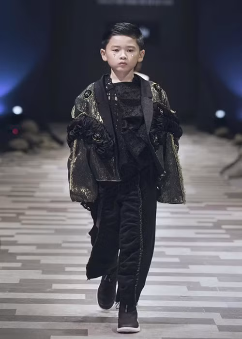 Thân Thúy Hà cởi mở về các con. Nữ diễn viên chia sẻ, con trai Duy Anh thừa hưởng nhiều tính cách của mẹ như tự lập, tự ái cao, quyết đoán, luôn giữ vững lập trường nhưng rất tình cảm.