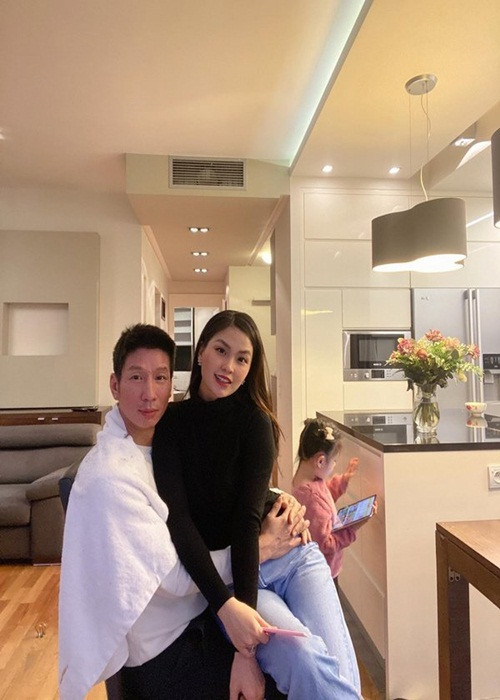 Diễm Trang có kinh nghiệm cắt tóc cho con gái.