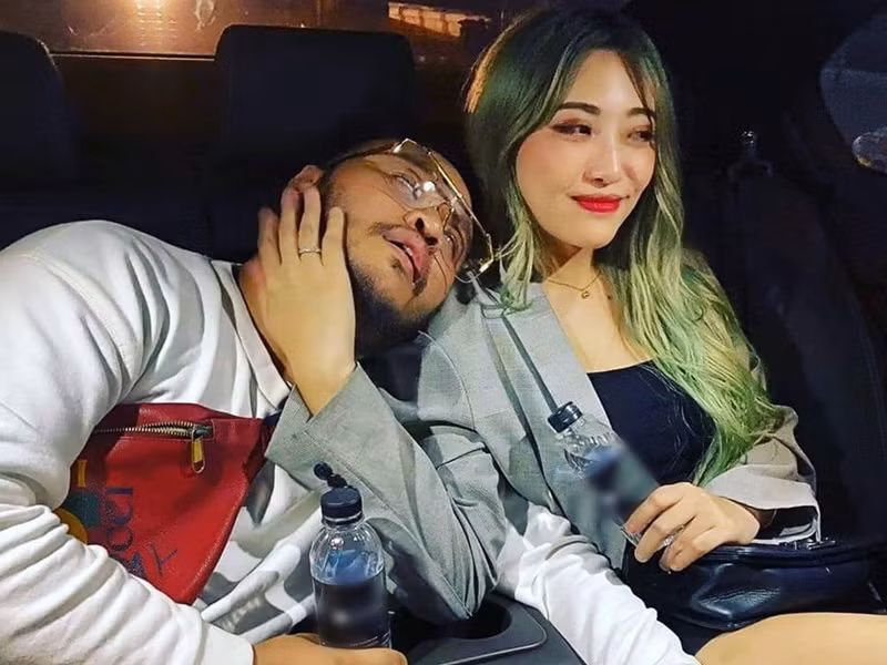 Vinh Râu vận dụng văn học mỗi khi cãi nhau với Minh Trang: “Này cô em hỡi, liệu chúng ta có thể trao nhau những nụ hôn nồng cháy được không?”. Ảnh: Phụ nữ Việt Nam