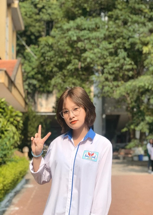 Rapper Nul (Vũ Ngọc Anh) có điểm xét tốt nghiệp là 7,2. Em cho biết, sau khi tốt nghiệp sẽ không theo học đại học vì muốn đi làm phụ giúp bố mẹ.