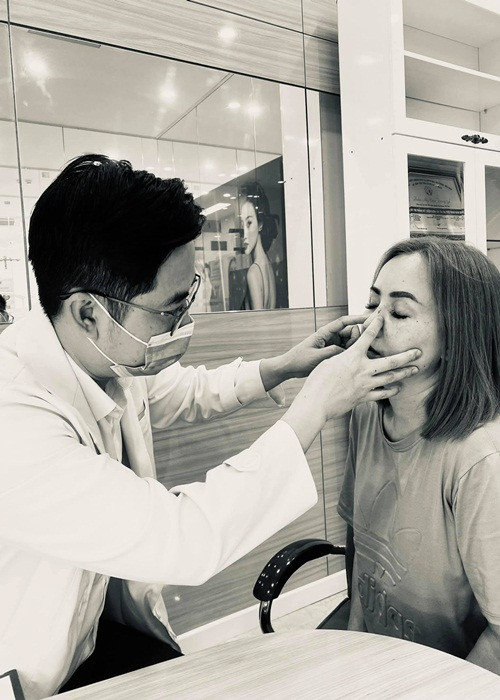 Nữ diễn viên đã đi chữa trị mũi sau vụ bị hành hung.