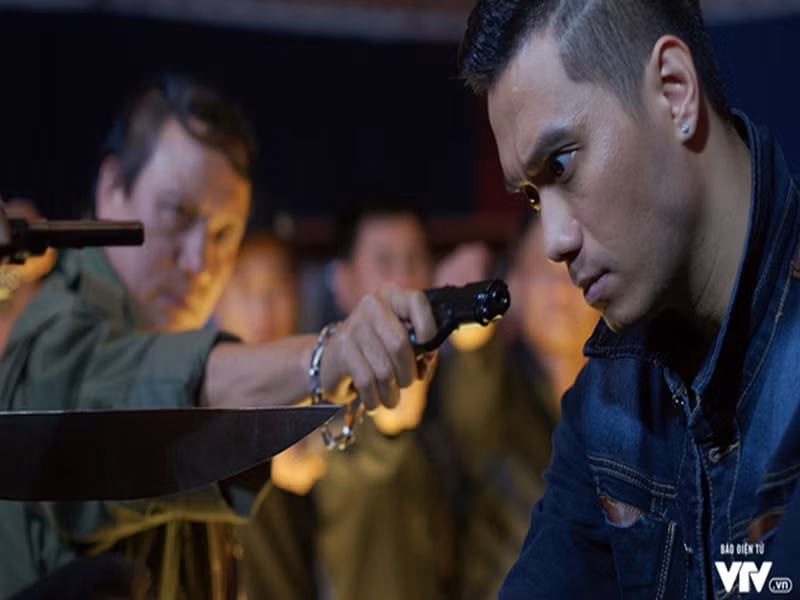 Các vai diễn xuất sắc khác của Việt Anh gồm Phan Hải trong “Người phán xử”, Đông Hòa trong "Mê cung", Hoàng trong "Hướng dương ngược nắng", Hoàng Minh trong "Gió nghịch mùa". Ảnh: VTV