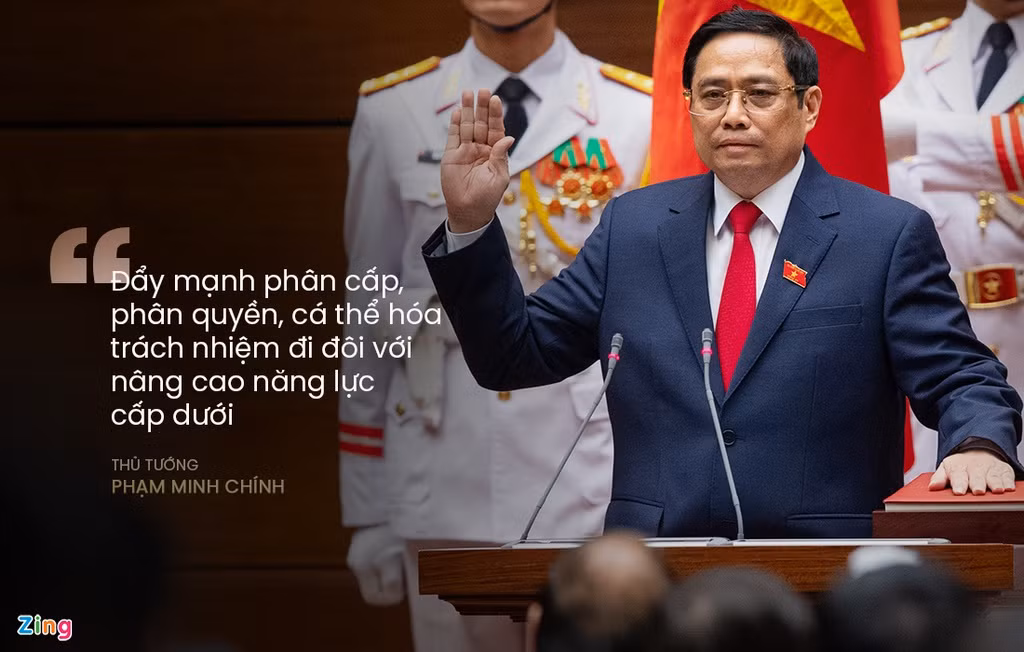 Cùng với cải cách nền hành chính quốc gia, Thủ tướng Phạm Minh Chính nhấn mạnh chủ trương tăng cường phân cấp, phân quyền hợp lý, cá thể hóa trách nhiệm đi đôi với nâng cao năng lực cấp dưới cũng được ông nhấn mạnh; đồng thời, tăng cường phối hợp, kiểm tra, giám sát và kiểm soát quyền lực.