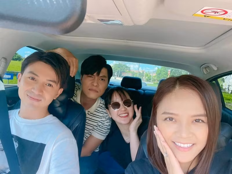 Thục Anh - thí sinh bước ra từ Vietnam's Got Talent 2014 xuất hiện trên phim trường "Hương vị tình thân" phần 2. Một số khán giả dự đoán nhân vật của Thục Anh sẽ chen chân vào cuộc hôn nhân giữa Thy và Huy. Ảnh: Thời đại plus