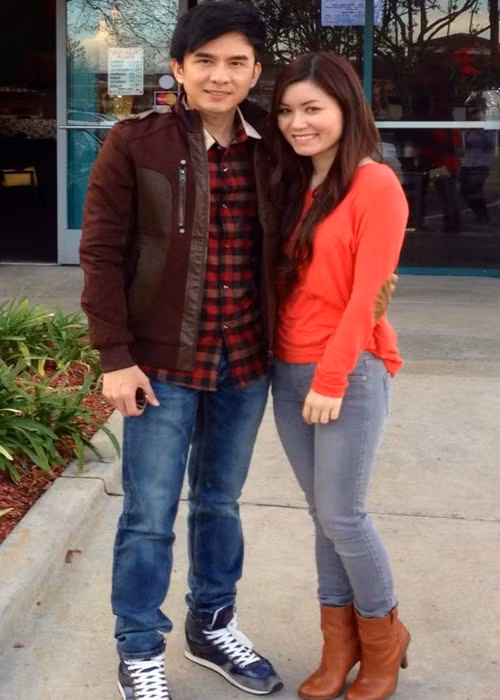 Sau 8 năm chung sống, Đan Trường - Thủy Tiên công khai việc ly hôn. Mới đây, rộ tin đồn Thủy Tiên đệ đơn ly hôn vào tháng 9/2017. Một số người đặt nghi vấn phải chăng tình cảm của cặp đôi gặp trục trặc từ lâu tuy nhiên cả hai không để lộ sự rạn nứt.